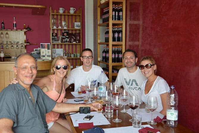 4 Wines & 2 Olive Oils Tasting in Chianti Winery with Tour - A family-run Chianti base in San Casciano in Val di Pesa