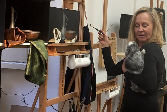 5 Mornings Still Life Painting Guided Workshop in Florence - Entering The Studio in Central Florence