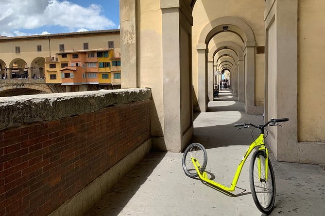90 min Footbike tour in Florence - Stop 3: Piazza della Signoria, Loggia dei Lanzi, and Palazzo Vecchio Power