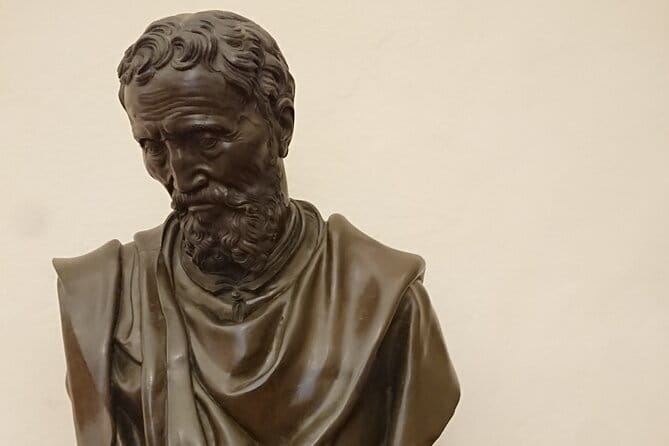 Accademia Gallery with David Private Tour - The private guide, audio system, and the Q&A advantage