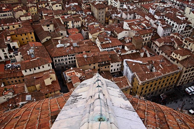 Architectural Florence: Private Tour with a Local Expert - Uffizi Gallery and Ponte Vecchio: Renaissance art and the Arno rhythm