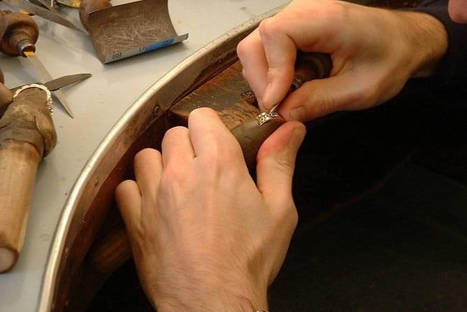 Artisan Workshops: Private Walking Tour in Florence - Starting at Santa Croce, meeting your guide at Dante’s statue