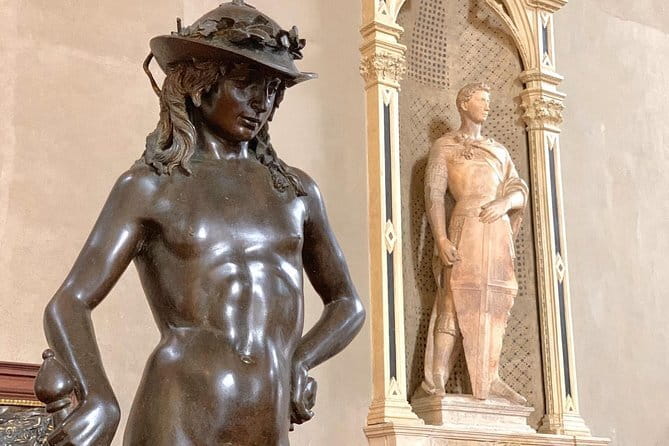 Bargello private tour with a 5-star tour guide - A private setup with headsets, so you do not lose the story
