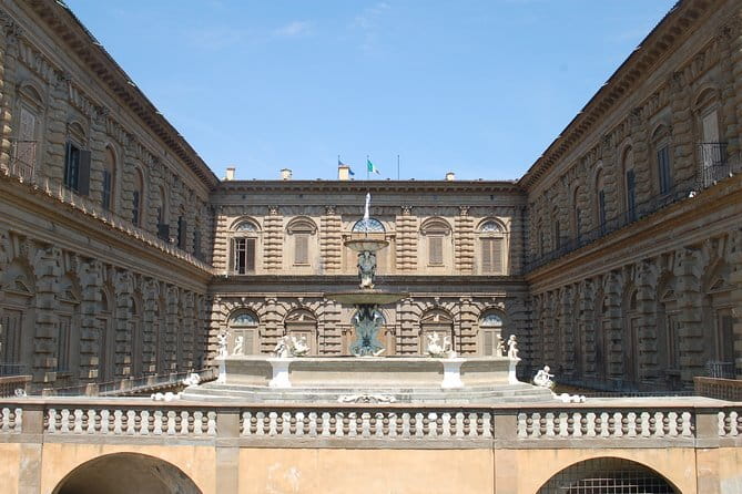 Best of Florence: Small Group Tour Skip-the-Line David & Accademia with Duomo - Small group size, guide style, and how it affects your experience