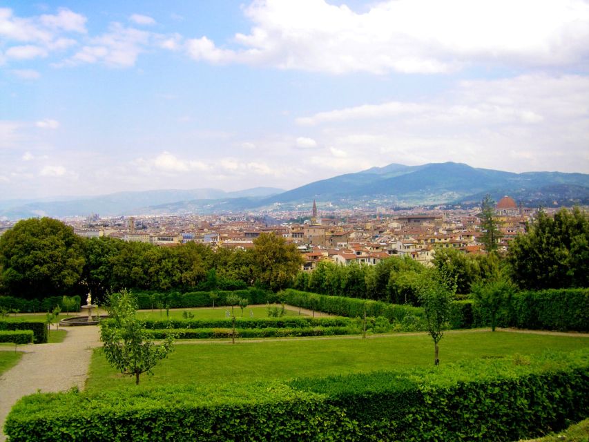 Boboli Garden Guided Tour in Florence - Artichoke Fountain and the First View from the Pitti Courtyard