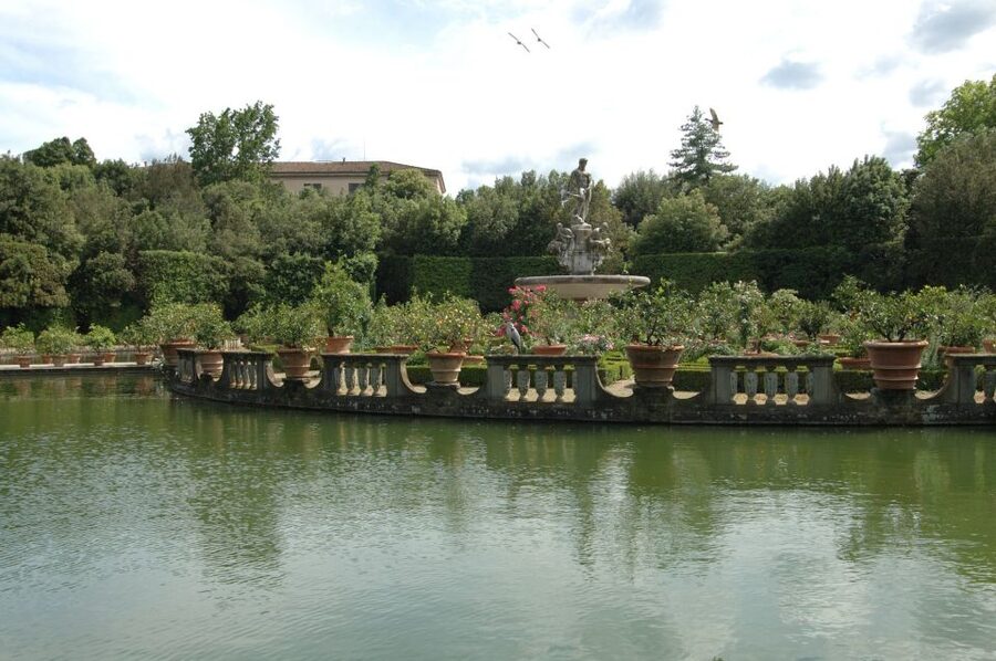 Boboli Gardens Skip-the-Line Tour - Fountain of Neptune above the amphitheatre: the big water moment