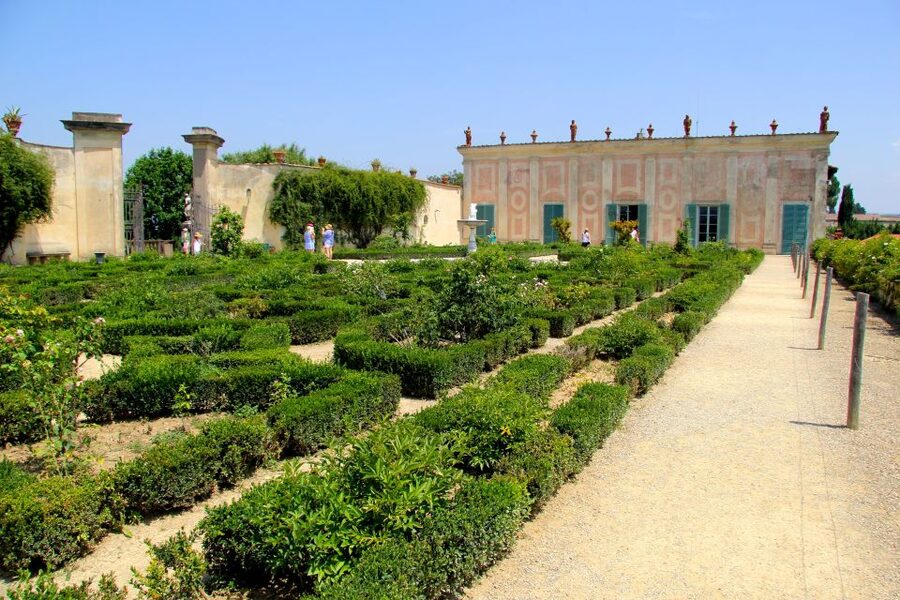 Boboli Gardens Skip-the-Line Tour - Meeting in Piazza de’ Pitti, then getting your bearings fast