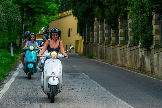 Chianti Vespa Tour with Lunch from Florence & E-car Option - Scooter Setup: License Rules, Helmet, and Your Ride Options