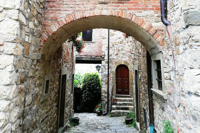Chianti Wine Tour with Tuscan Lunch Open Top Van - Greve in Chianti at Piazza Matteotti: a village break that’s actually useful