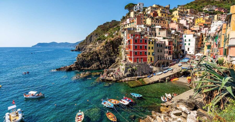 Cinque Terre: Full-Day Private Tour from Florence - Corniglia’s narrow streets: a calmer payoff after the busy coast