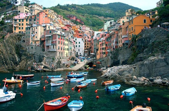 Cinque Terre Vibes with Postcard Perfection and Lunch Treats - Lunch in Vernazza: what’s included and why it’s a smart part of the day
