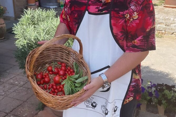 Cooking Class in Tuscany - Lunch at the farm: the lesson becomes a meal