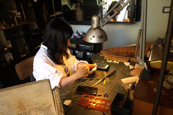 Create your original cuttlefish bone cast jewelry. - A Quick Note on Booking Timing and Group Size
