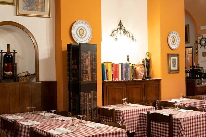 Dinner and Concert with "Three Tenors": A Real Italian Experience - Where you meet in Florence, and how to stay on time