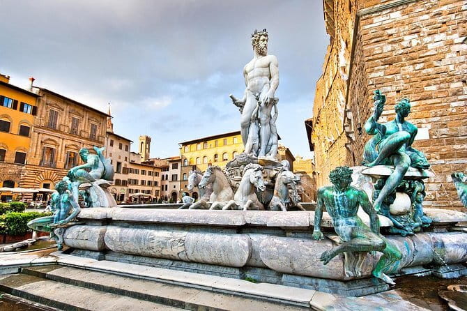Discover Florence: Uffizi and Accademia Gallery small-group tour - The Morning Walk: Piazza della Signoria to the Centro Storico