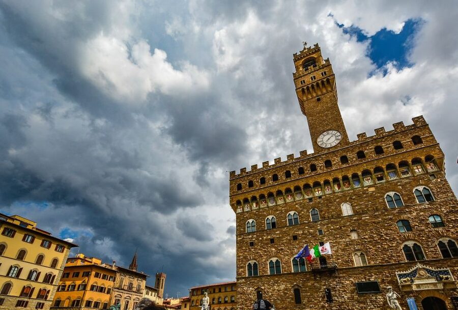 Discover Uffizi and Palazzo Vecchio: Half Day Guided Tour - Fast entrance and the value of “skip-the-line” at the Uffizi