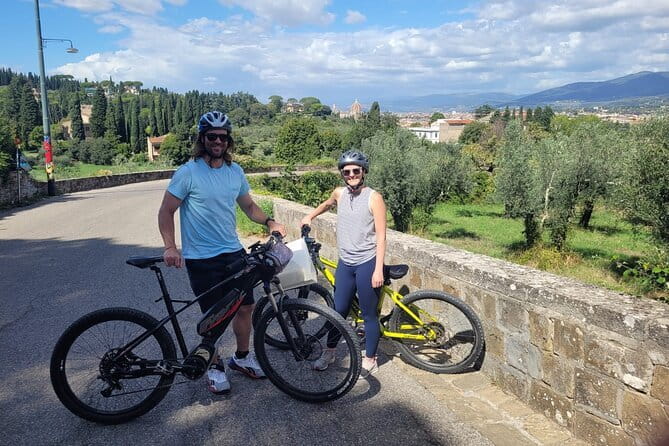 E-bike 2.5 hour Florence & Tuscany With Fresh Olive Oil and Bread - Leaving Florence: Porta Romana And The Edge of the Renaissance City