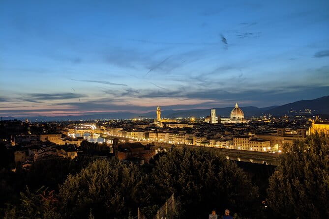 Electric Bike Night Tour of Florence with amazing view from Michelangelo Square - Finding the meeting point at Via dei Neri