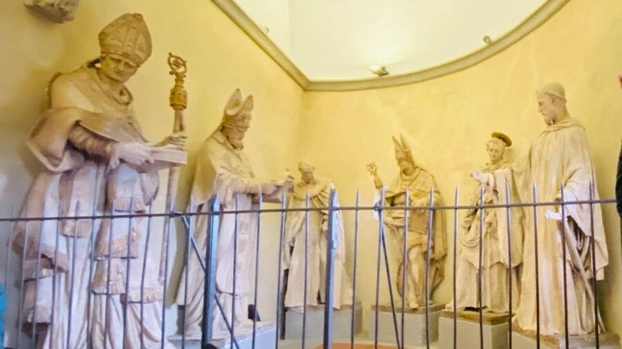 Entry Tickets to Brunelleschi's Cupola in Florence - Meeting the Right Person at Piazza del Duomo
