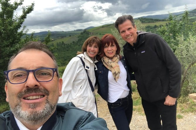 Excellent Wine experience in English , Español, Purtuguês - San Gimignano towers, Vernaccia, and medieval street walking