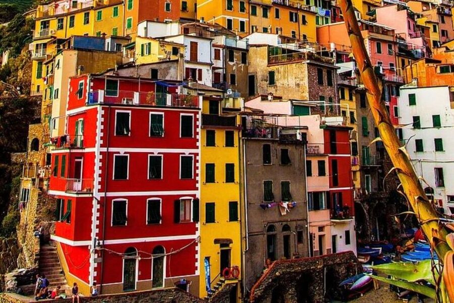 Exclusive Cinque Terre day tour by Ferry with stop in Pisa - Riomaggiore in One Hour: When Short Visits Work