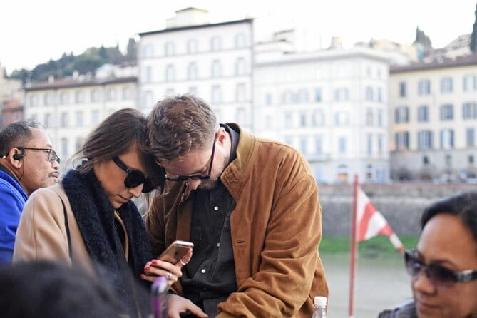 Exclusive Private Photoshoot in Florence - The city-center photo walk: Duomo, Republica, Signoria, Ponte Vecchio, Pitti