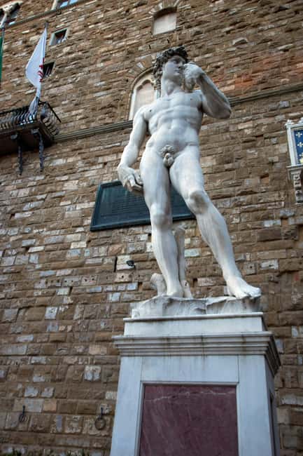 Express Florence and Medici Chapel and Michelangelo Tour - Starting at Piazza della Signoria, where the tour finds its groove