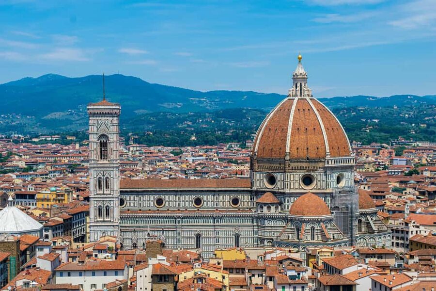 Express Florence and Medici Chapel and Michelangelo Tour - Ponte Vecchio and Il Porcellino, the photo walk you will actually remember