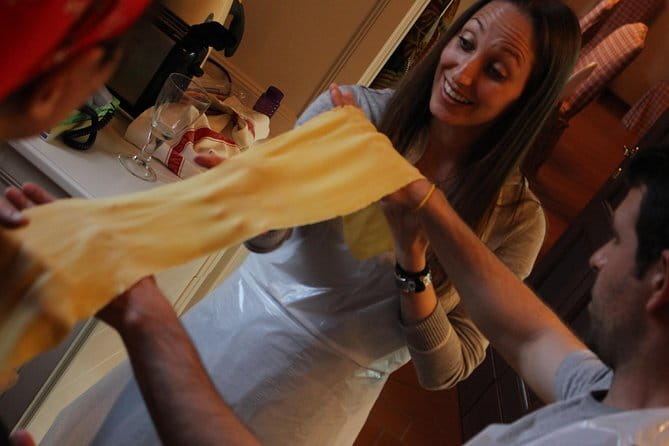 Express Pasta-Making Lesson with Gourmet Dinner - The experience vibe: fun teaching, friendly food, real accountability