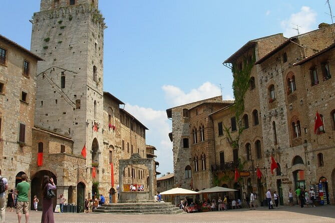 Fiesole : Florentine Hills, Roman Theater & Tuscan Farm Experience - Piazza Savonarola and the feel of an elegant neighborhood edge
