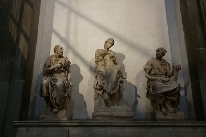 Florence: 1.5 hour Medici Chapels monolingual small-group guided tour - Chapel of the Princes: the stone, the names, and why the room feels monumental
