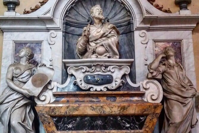 Florence: 1.5-hour Santa Croce Guided Experience - Entering Santa Croce: what the fast-track really buys you
