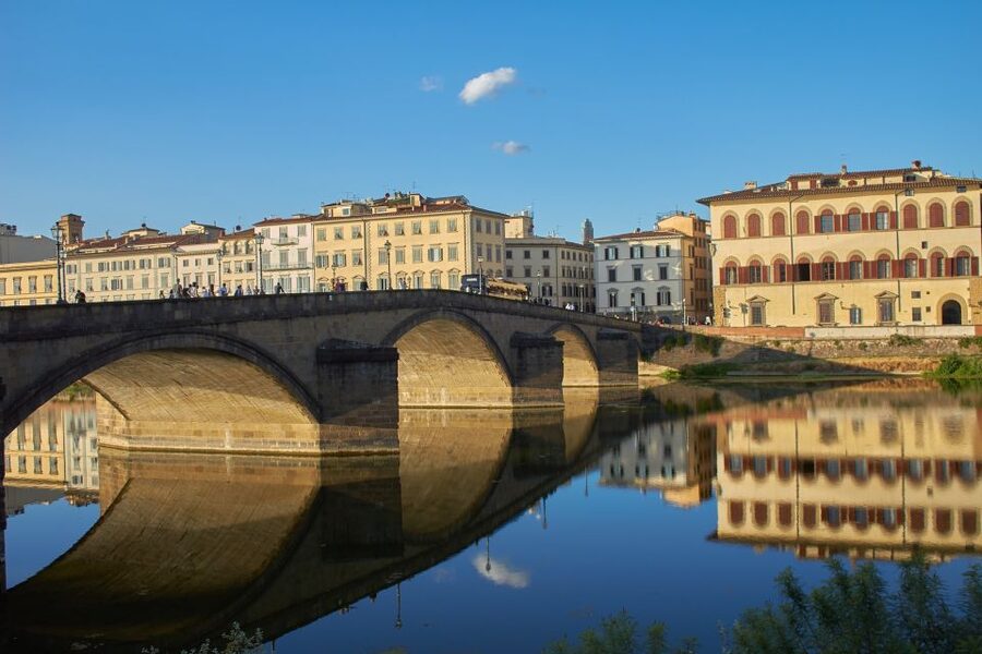 Florence: 2-Hour Guided Sightseeing Bike Tour - Ponte Santa Trinita and Piazza Pitti: seeing Florence from its street level