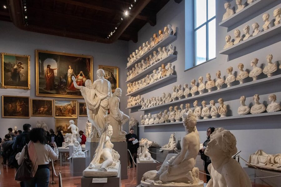 Florence: Accademia Ticket & Audio Guided Tour with Host - Who this 1-hour Accademia tour is best for