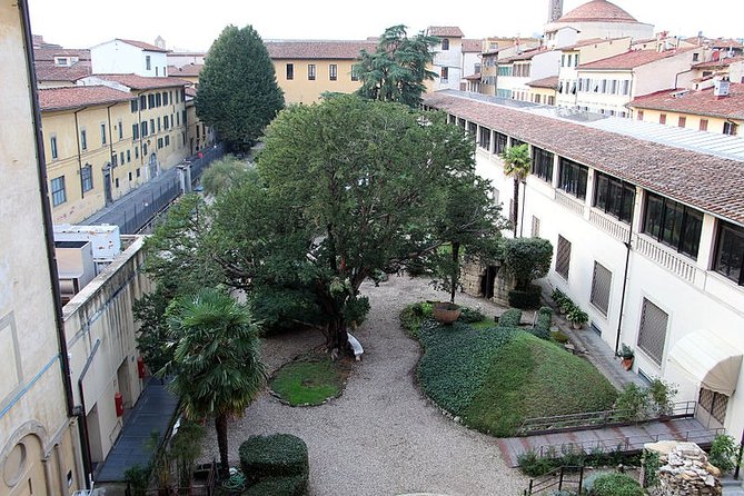 Florence Archaeological Museum: 2-Hour Private Guided Visit - Greek and Roman collections: sculptures, ceramics, and the stuff of daily life