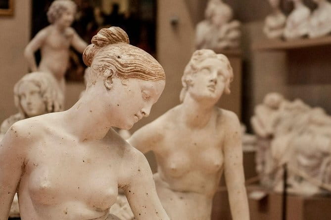 Florence Art Pass: Accademia, Uffizi & Duomo Guided Tour - Uffizi Gallery: the Renaissance conveyor belt, managed with earphones