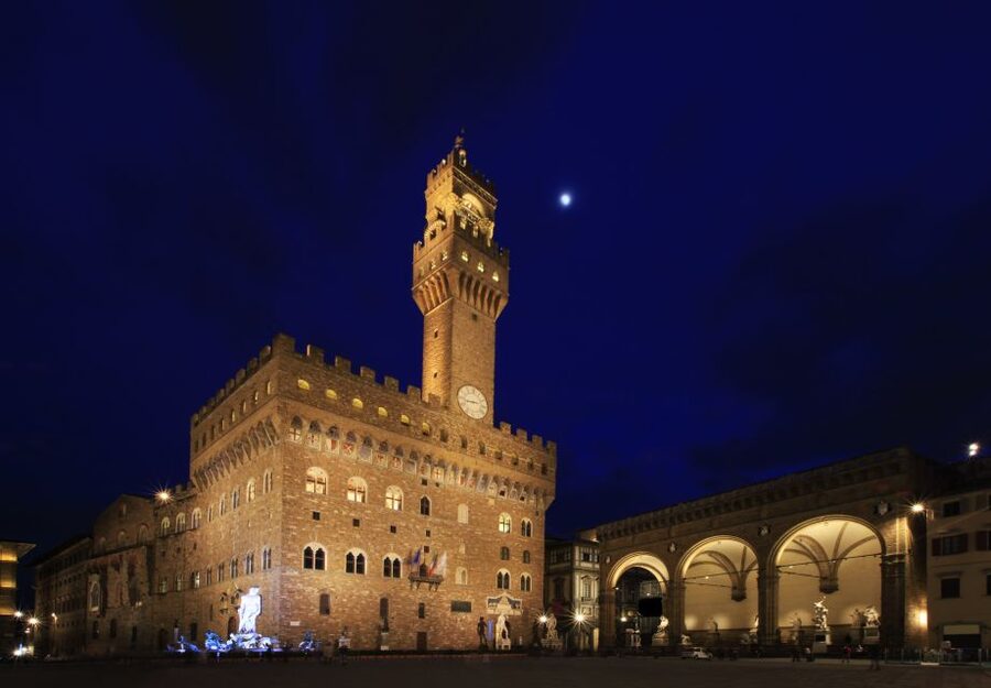 Florence at Night Bike Tour with Wine and Aperitivo Picnic - Why Florence at Night Works So Well on Two Wheels