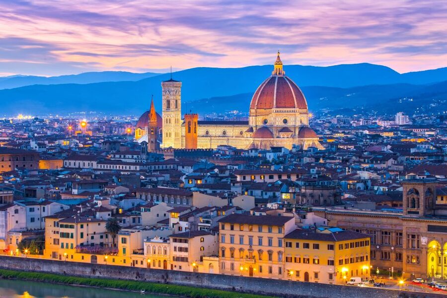 Florence at Night Bike Tour with Wine and Aperitivo Picnic - Santa Maria SoprArno and the Arno’s Big Moment