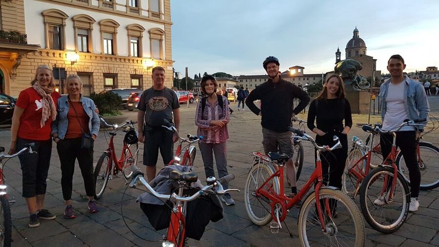 Florence at Night Bike Tour with Wine and Aperitivo Picnic - Sant’Ambrogio and the Walk Toward Santa Croce Nights