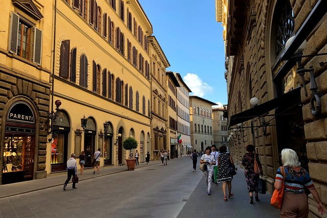 Florence: Best Of - with Tour Leader & Multilingual Audio Guide - Ponte Vecchio: Jewelry Shops, Old Trades, and Bridge Resilience