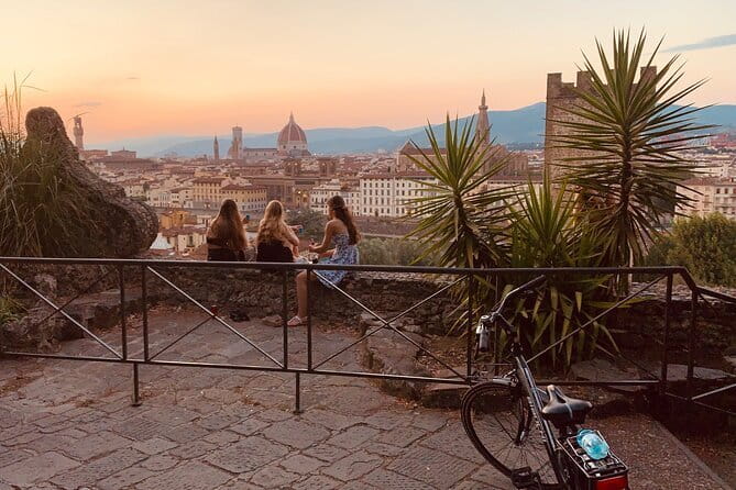 Florence bike tour with Piazzale Michelangelo. - Palazzo Pitti and the Boboli Garden Area: Power and Backstory