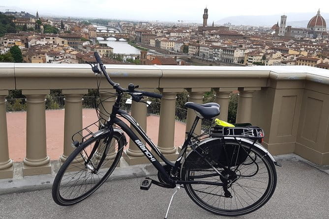 Florence bike tour with Piazzale Michelangelo. - Starting at Via Camillo Cavour: The First 15 Minutes Matter