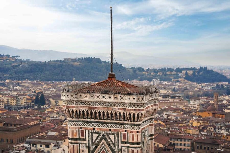 Florence: Brunelleschi's Dome climb Tour - Entering the Duomo complex from the Lindt meeting point