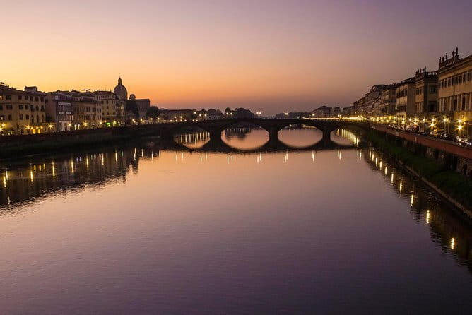Florence By Night 2-hour Walking Experience - Licensed guide, small group size, and why headphones matter