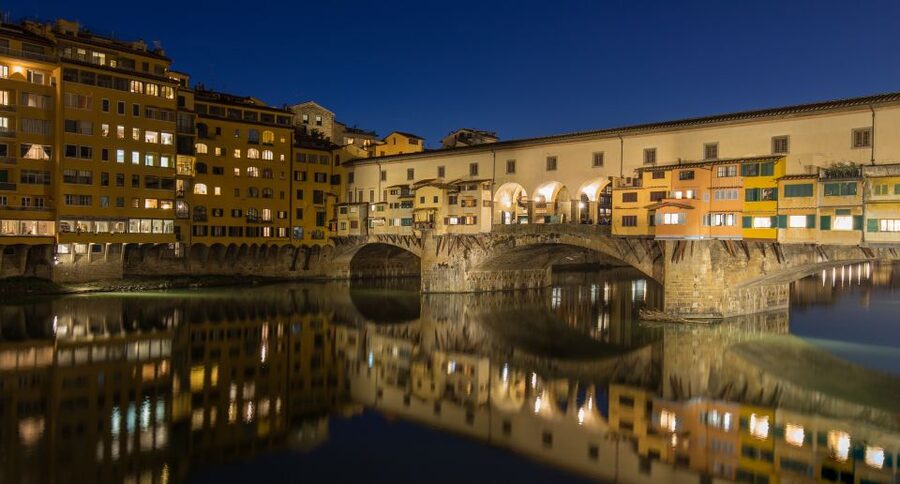 Florence by Night: 2-Hour Walking Tour - Finishing at Ponte Vecchio and the Arno at night
