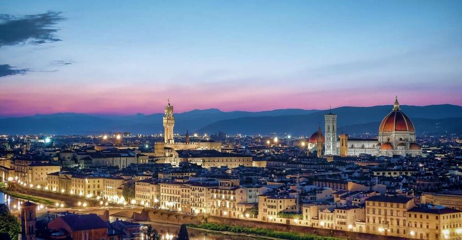 Florence by Night: 2-Hour Walking Tour - Starting in Piazza della Repubblica, then walking with purpose