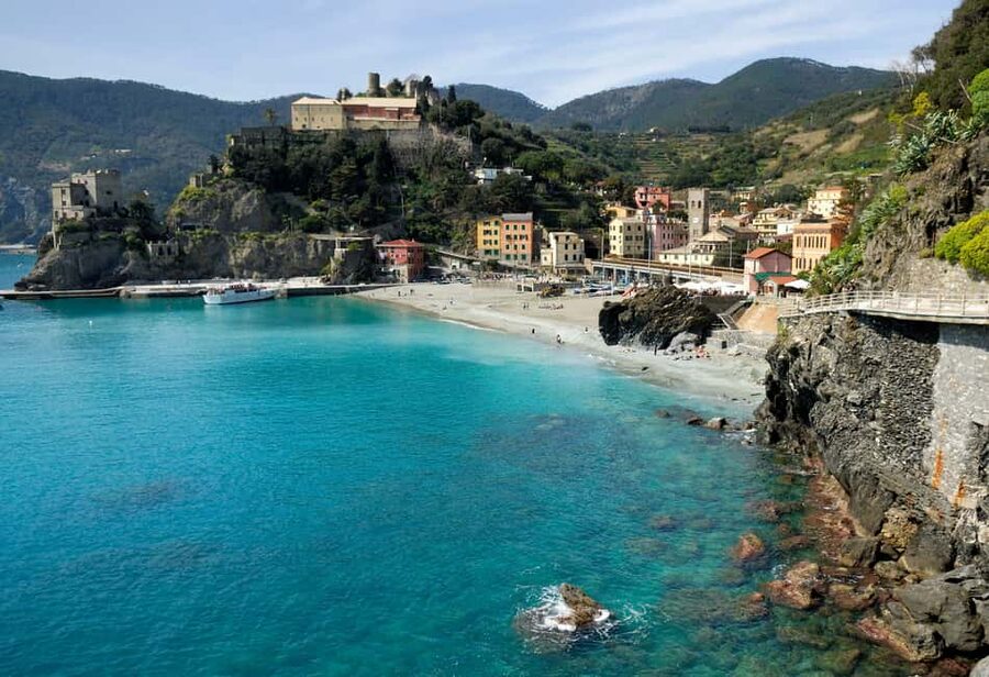 Florence: Cinque Terre Day Trip with Optional Hike - Crowds, Trains, and the Real-Life Challenge of Staying Together