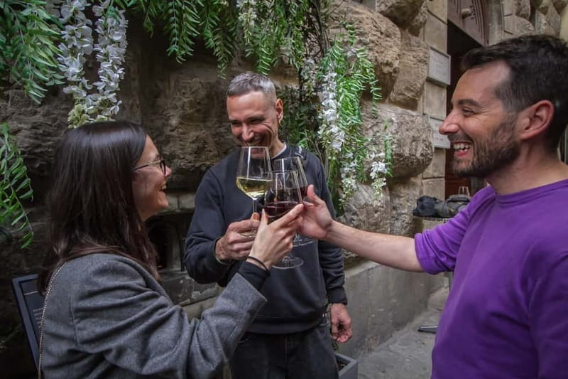 Florence: City Highlights Walking Tour + Wine Windows Option - Michelangelo and Da Vinci, street-side and human scale