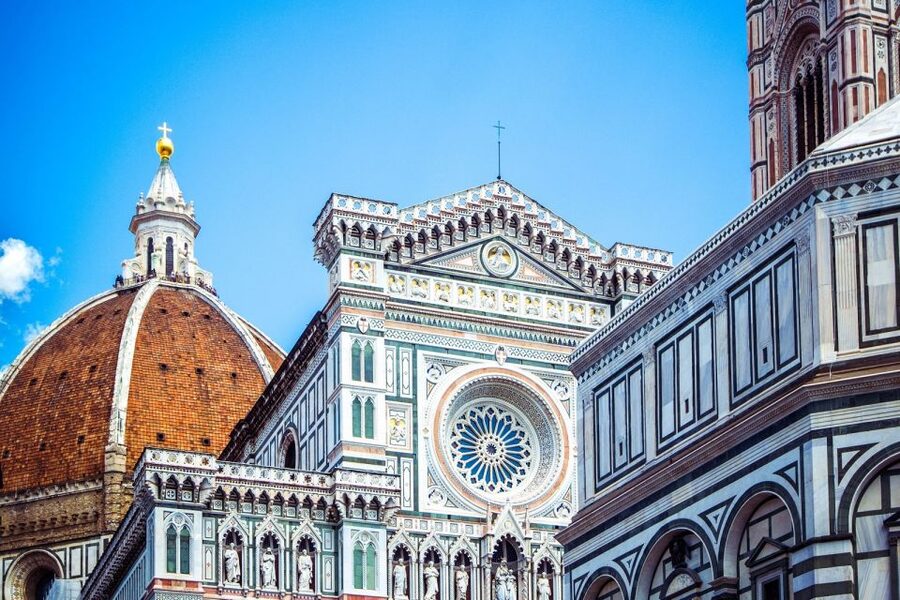 Florence: City Sightseeing Guided Bike Tour - Staying Safe and Comfortable: Helmets, Ponchos, and Italian Bike Etiquette