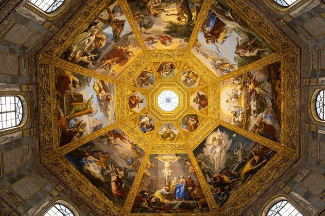 Florence City Tour, David & Uffizi Gallery Semi-Private 8ppl Max - The Porcellino nose touch and Ponte Vecchio at the end of the street loop